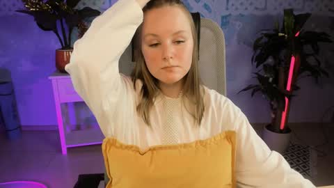 Vivien online show from January 2025 01:20:02 PM