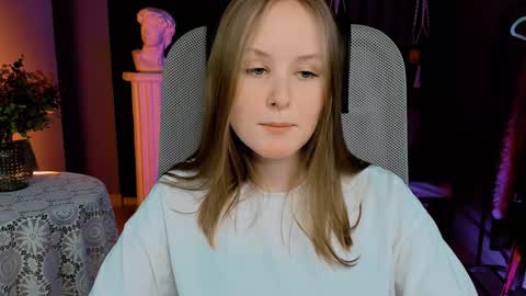 Vivien online show from January 2025 07:21:02 PM