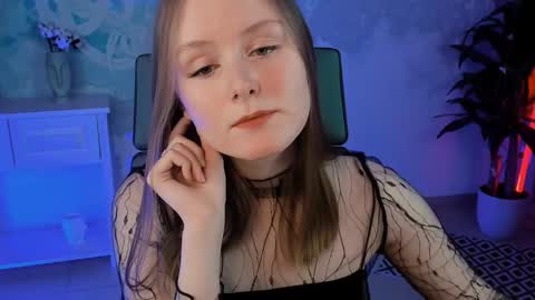 Vivien online show from February 2025 04:13:02 PM