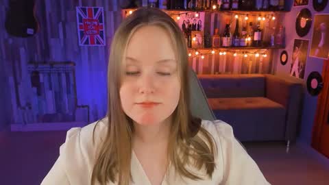 Vivien online show from February 2025 05:37:02 PM