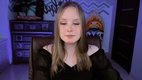 Vivien online show from March 2025 07:28:02 PM