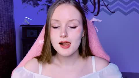 Vivien online show from October 2025 01:31:02 PM