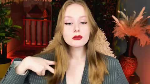 Snapshot of vivienleeigh chatting on April 2026 05:34:01 AM Vivien online show from April 2026 05:34:01 AM