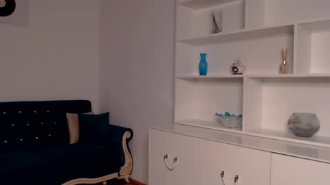 Vivienne online show from March 2025 07:38:01 PM