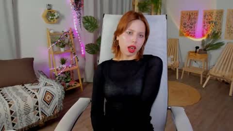 Snapshot of viviennehebert chatting on May 2026 07:49:01 AM Vivienne online show from May 2026 07:49:01 AM