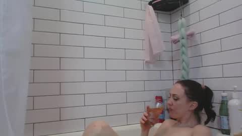 viviennoir online show from January 2026 08:20:01 AM