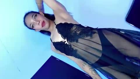 Snapshot of vixen_foxx chatting on February 2026 06:17:01 AM vixen online show from February 2026 06:17:01 AM