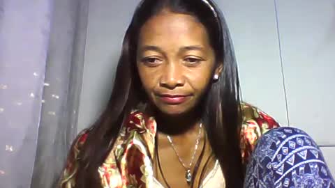 Snapshot of vixen_lina chatting on June 2026 06:40:01 PM vixen_lina online show from June 2026 06:40:01 PM