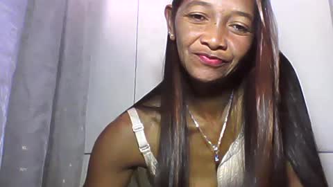 Snapshot of vixen_lina chatting on June 2026 06:41:01 AM vixen_lina online show from June 2026 06:41:01 AM