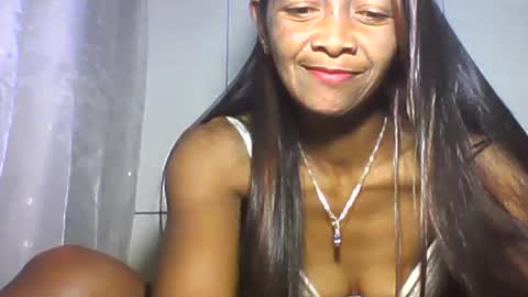 Snapshot of vixen_lina chatting on June 2026 07:26:01 PM vixen_lina online show from June 2026 07:26:01 PM