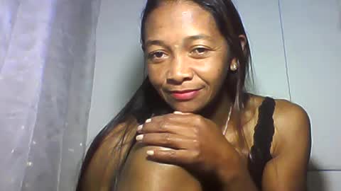 Snapshot of vixen_lina chatting on July 2026 06:36:01 PM vixen_lina online show from July 2026 06:36:01 PM