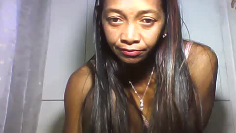 Snapshot of vixen_lina chatting on July 2026 07:38:02 PM vixen_lina online show from July 2026 07:38:02 PM
