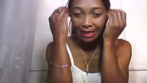 Snapshot of vixen_lina chatting on July 2026 06:51:01 AM vixen_lina online show from July 2026 06:51:01 AM
