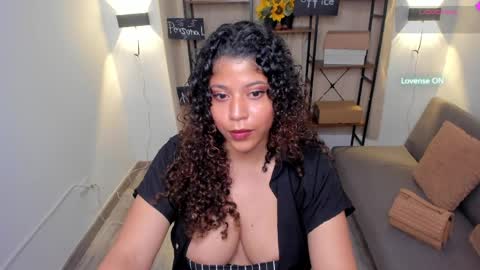 Vixenia online show from April 2026 12:52:02 AM