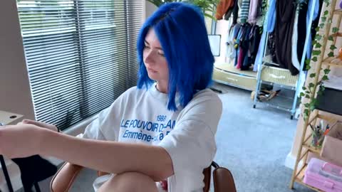 Polly  Online mostly at 9pm-2am UK Time online show from September 2025 04:53:02 PM