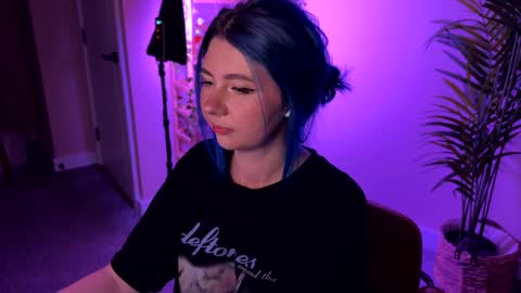 Polly  Online mostly at 9pm-2am UK Time online show from November 2025 06:23:02 PM