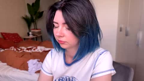 Polly  Online mostly at 9pm-2am UK Time online show from May 2026 04:36:02 PM