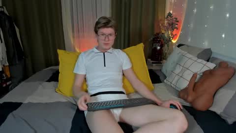 Snapshot of vlad_ggvldd chatting on February 2025 05:09:01 PM Vlad Dinovich online show from February 2025 05:09:01 PM