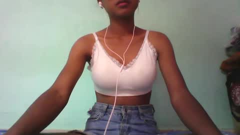 Snapshot of vounialdy chatting on January 2025 06:22:01 AM vounialdy online show from January 2025 06:22:01 AM