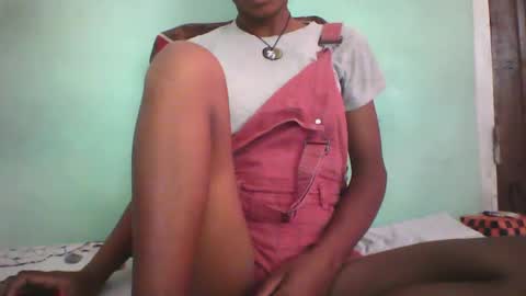 Snapshot of vounialdy chatting on February 2025 06:02:01 AM vounialdy online show from February 2025 06:02:01 AM