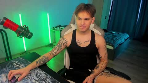 vova_belkin_2 online show from April 2026 11:38:01 AM