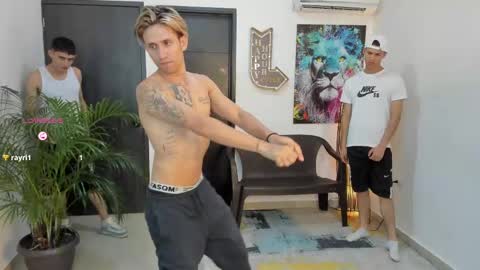 voyeurism_guys online show from September 2025 11:08:02 PM