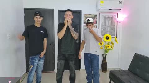 voyeurism_guys online show from May 2026 10:49:02 PM