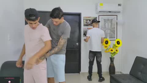 voyeurism_guys online show from May 2026 11:00:01 PM