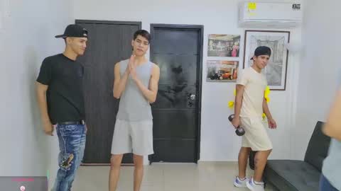 voyeurism_guys online show from May 2026 10:51:01 PM
