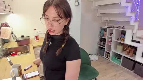 voyliza online show from October 2025 02:48:01 PM