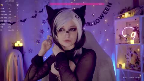 Snapshot of vronnier chatting on October 2025 07:04:02 PM vronnier online show from October 2025 07:04:02 PM