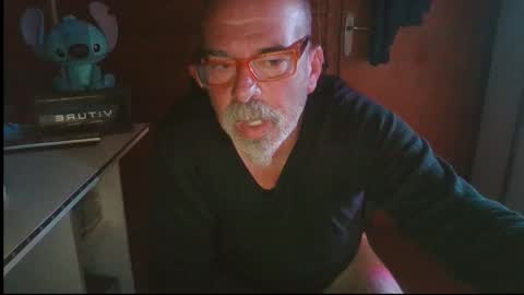 Snapshot of vuda77 chatting on October 2025 11:17:01 PM oscar online show from October 2025 11:17:01 PM