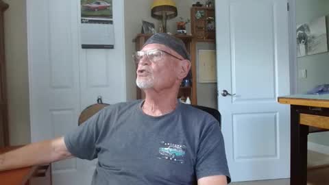 Vueuorme online show from April 2026 06:57:02 PM