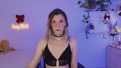 Vikky online show from May 2026 08:25:01 PM