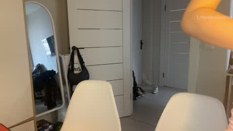 Snapshot of vx_arina chatting on May 2026 09:35:01 AM Arina online show from May 2026 09:35:01 AM
