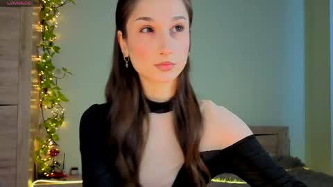 Snapshot of vybeon chatting on April 2026 10:24:02 AM Alice online show from April 2026 10:24:02 AM