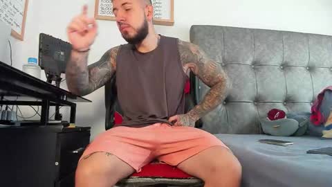 Snapshot of vyxen_ chatting on February 2026 01:04:02 PM vyxen_ online show from February 2026 01:04:02 PM