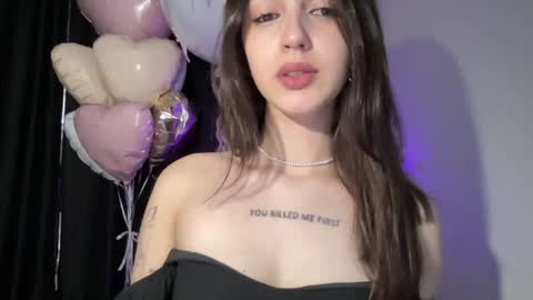 Alice  Before pvt write to me in PM  online show from January 2025 09:37:01 PM