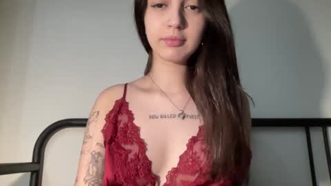 Alice  Before pvt write to me in PM  online show from February 2025 09:39:02 PM