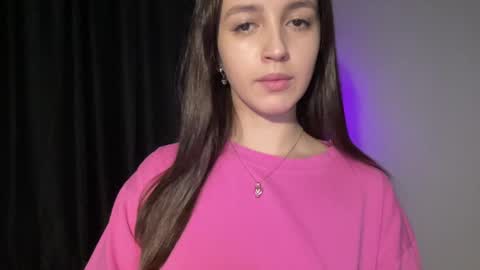 Alice  Before pvt write to me in PM  online show from February 2025 06:47:02 PM