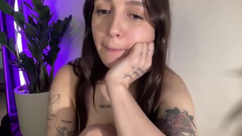 Alice  Before pvt write to me in PM  online show from March 2025 02:26:01 AM