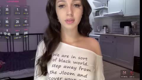 Alice  Before pvt write to me in PM  online show from November 2025 09:26:02 PM