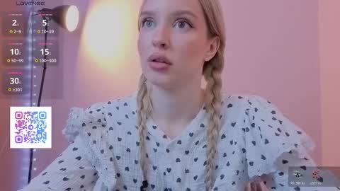 Olivia online show from November 2025 09:02:01 PM