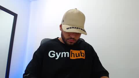 Snapshot of walter_brownn01 chatting on January 2025 04:05:01 PM WALTER BROWN  online show from January 2025 04:05:01 PM