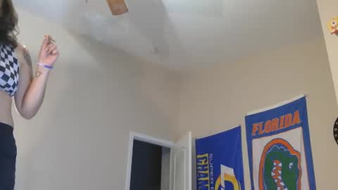Snapshot of wandaxcosmo chatting on May 2026 02:39:01 AM COSMOxWANDA online show from May 2026 02:39:01 AM