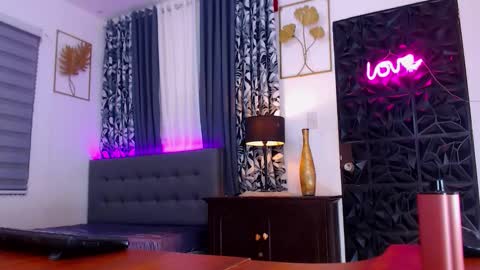 Snapshot of wantedsugar_ chatting on February 2025 03:23:02 PM Galems online show from February 2025 03:23:02 PM