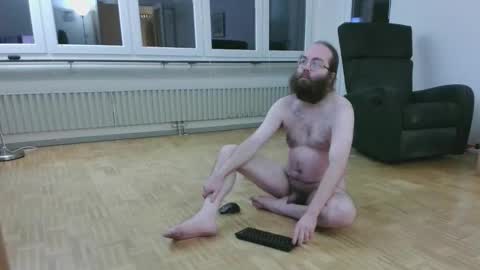 wantsahug online show from December 2025 07:40:02 PM