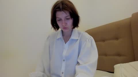 Snapshot of warm_june chatting on January 2025 09:28:01 PM June online show from January 2025 09:28:01 PM