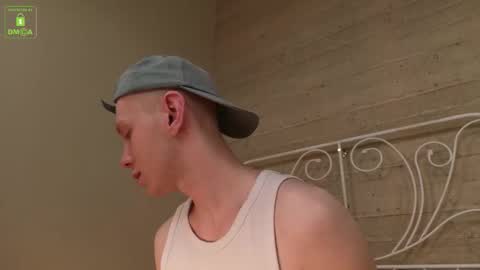 Snapshot of warmwhisp chatting on March 2026 08:33:01 PM ZID online show from March 2026 08:33:01 PM