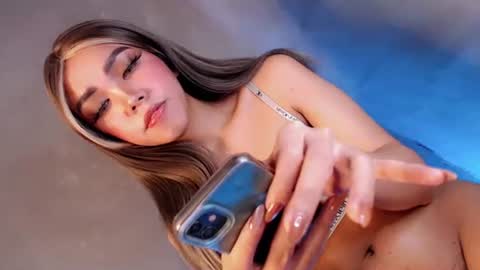 Isla Fox online show from September 2025 05:09:01 AM